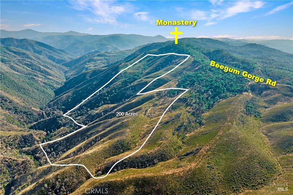 a view of a tennis court