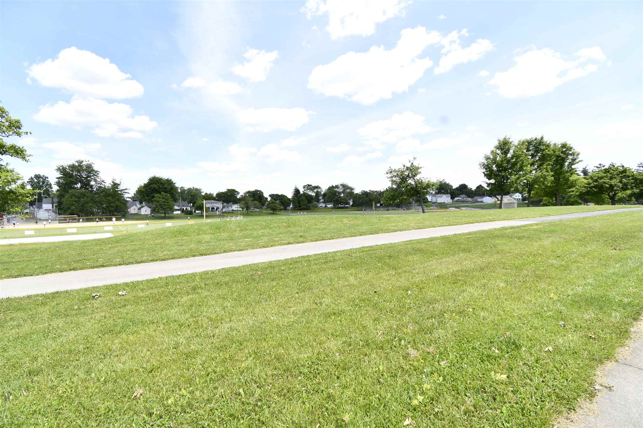 1515 Cherokee Road Fort Wayne, IN 46808 - Photo 29 of 32