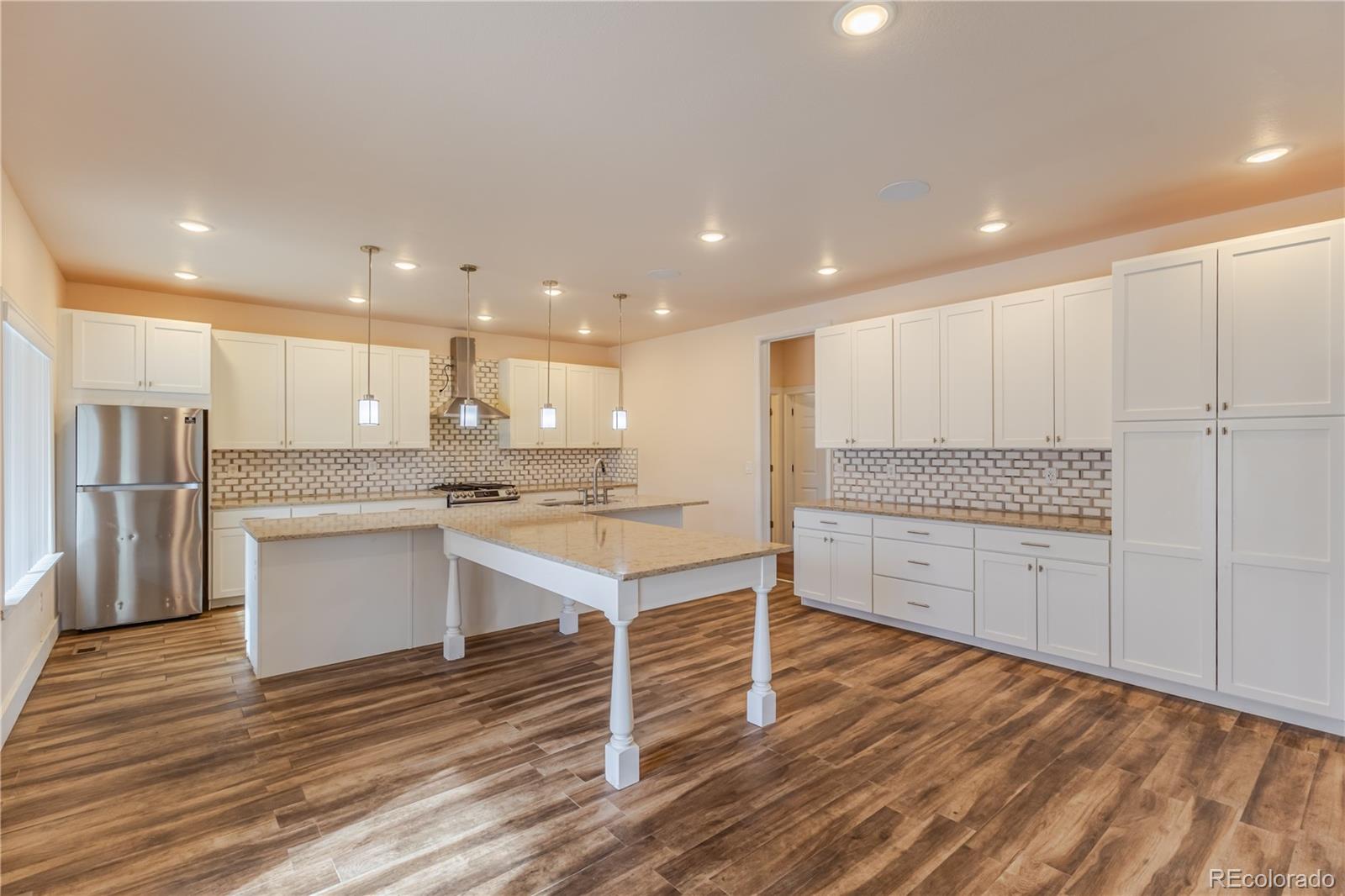995 South Locust Street Denver, CO 80224 - Photo 11 of 46