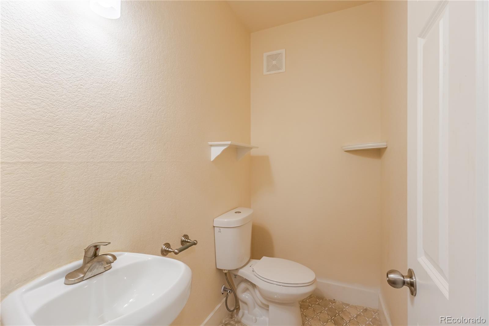 995 South Locust Street Denver, CO 80224 - Photo 35 of 46