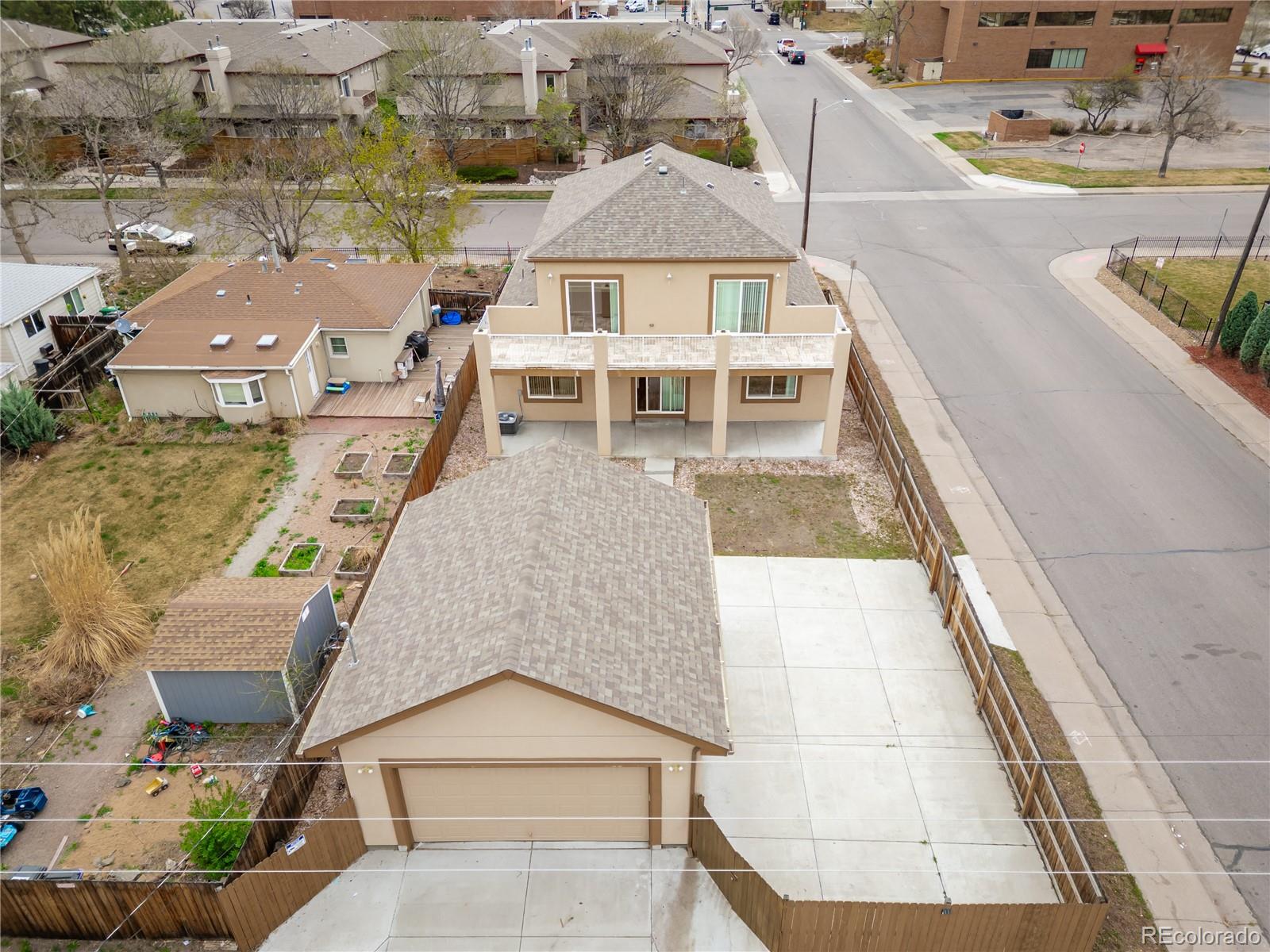 995 South Locust Street Denver, CO 80224 - Photo 4 of 46