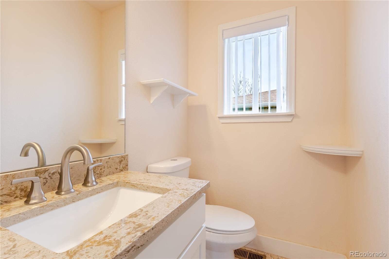 995 South Locust Street Denver, CO 80224 - Photo 9 of 46