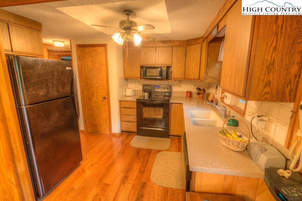 288 Fox Cove Road South Boone, NC 28607 - Photo 13 of 31 Gallery Image 13