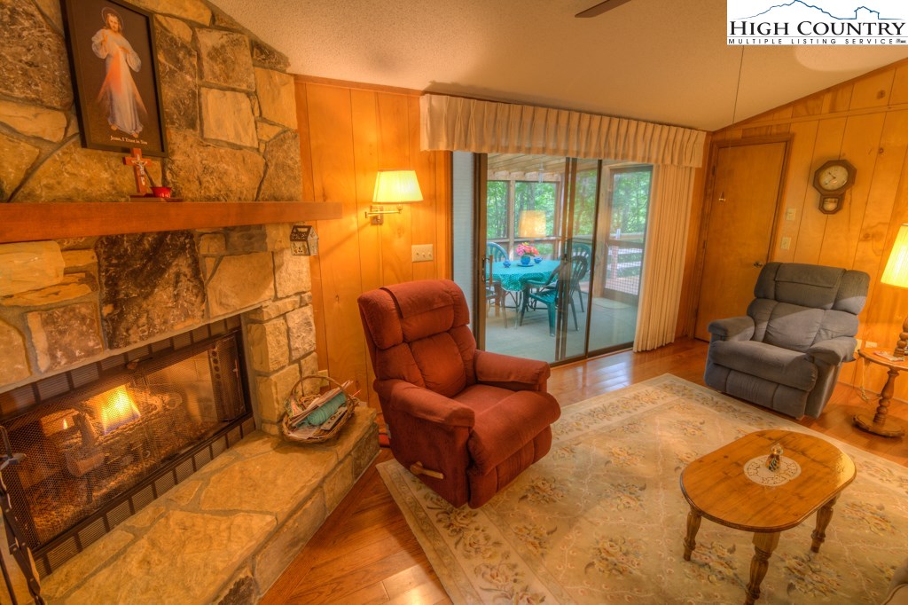 288 Fox Cove Road South Boone, NC 28607 - Photo 3 of 31 Gallery Image 3