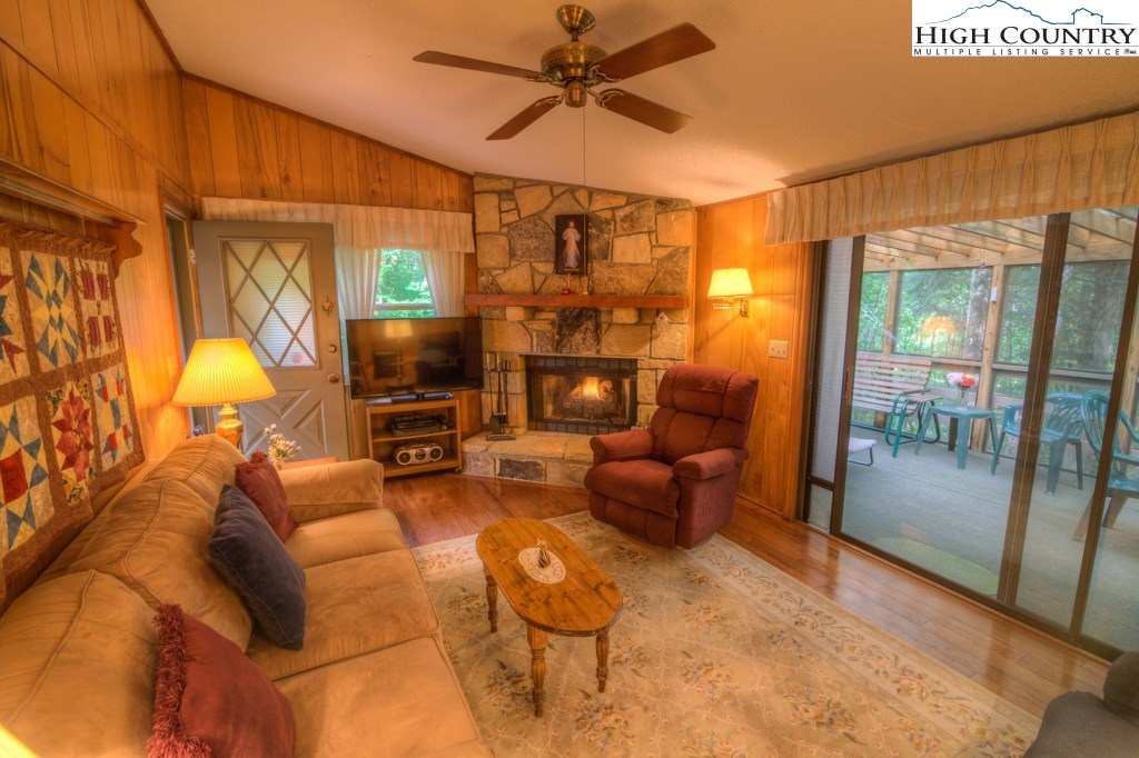 288 Fox Cove Road South Boone, NC 28607 - Photo 4 of 31 Gallery Image 4