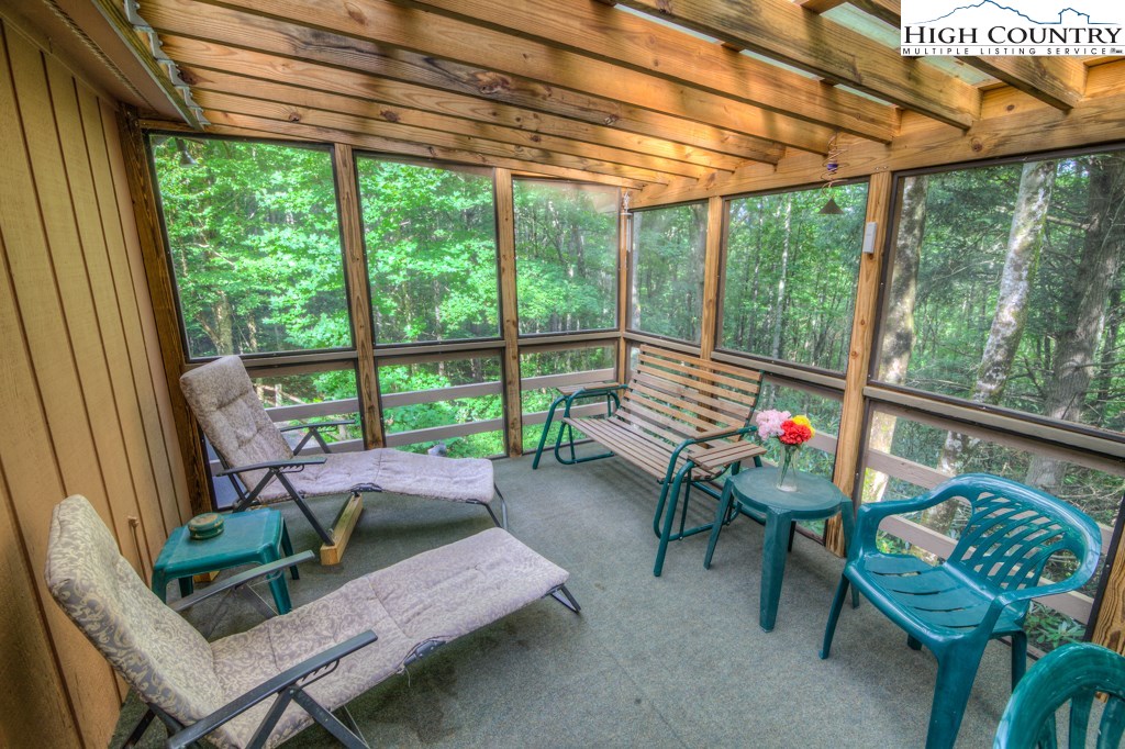 288 Fox Cove Road South Boone, NC 28607 - Photo 6 of 31 Gallery Image 6