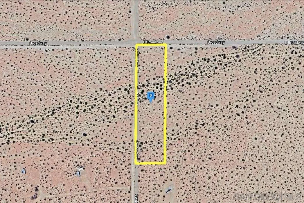 0 Center Avenue, Unit 1 Joshua Tree, CA 92252 - Photo 30 of 43 a bathroom with a shower curtain