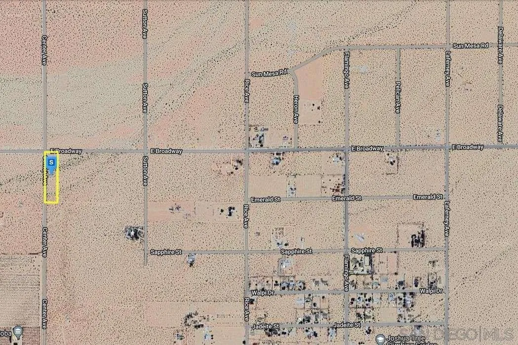 0 Center Avenue, Unit 1 Joshua Tree, CA 92252 - Photo 36 of 43 a bathroom with a shower