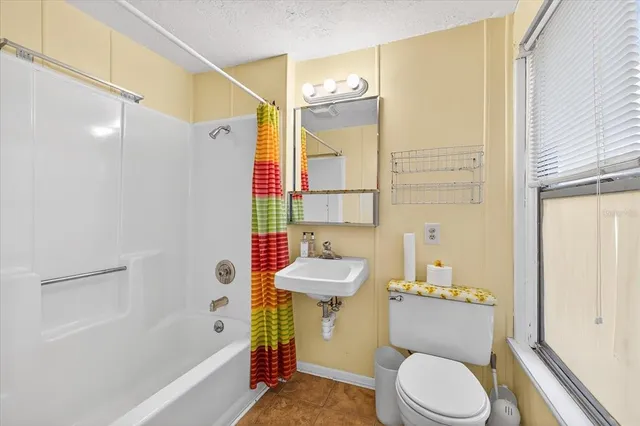 $375,000 | 1019 10th Avenue West, Bradenton, FL 34205