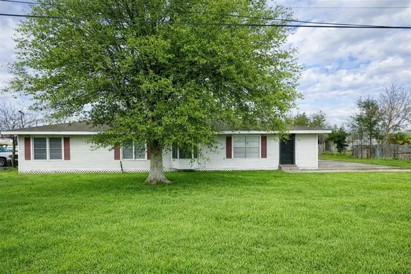 $1,300 | 1228 Susan Street, Sulphur, LA 70665
