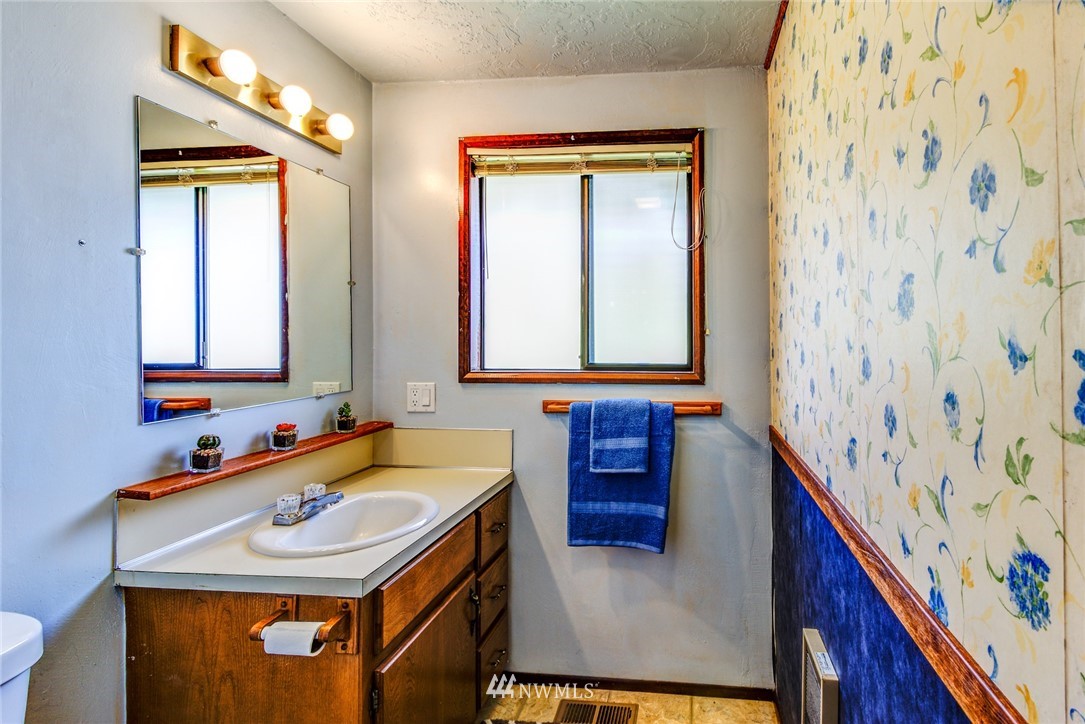1212 Eshom Road Centralia, WA 98531 - Photo 17 of 25 Gallery Image 17