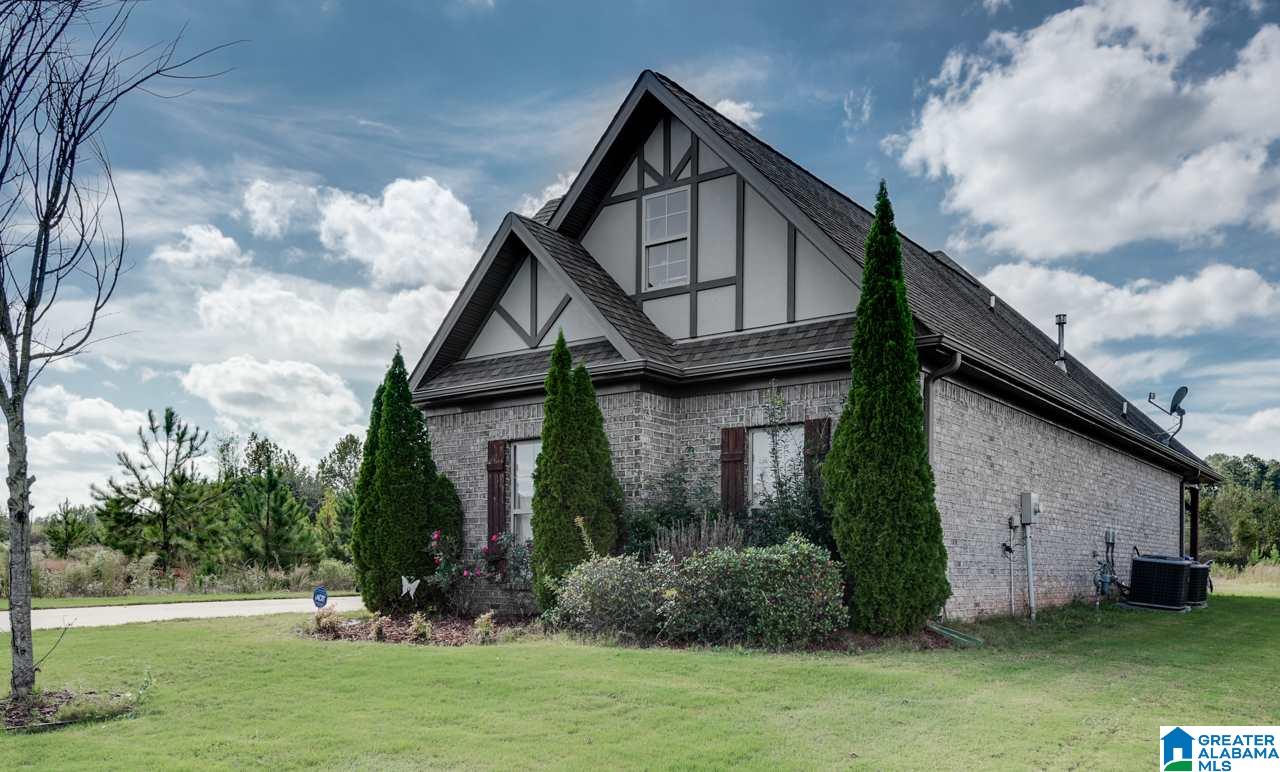 317 Lacey Avenue Alabaster, AL 35114 - Photo 4 of 34