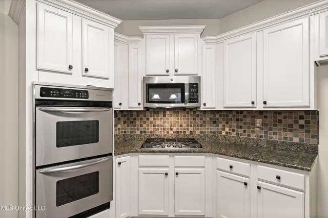 $379,000 | 7231 Wind Drive, Olive Branch, MS 38654