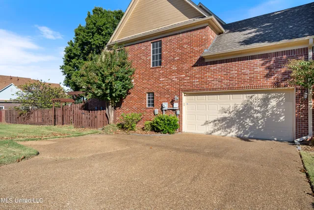 $379,000 | 7231 Wind Drive, Olive Branch, MS 38654