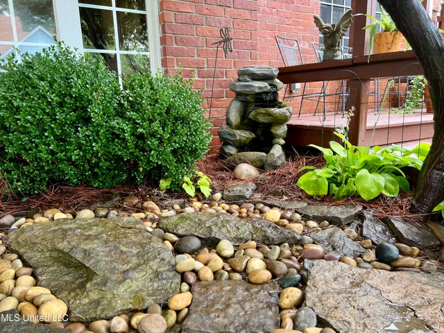 $379,000 | 7231 Wind Drive, Olive Branch, MS 38654