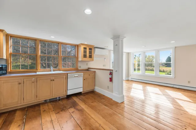 $450,000 | 2561 Atlantic Highway, Lincolnville, ME 04849