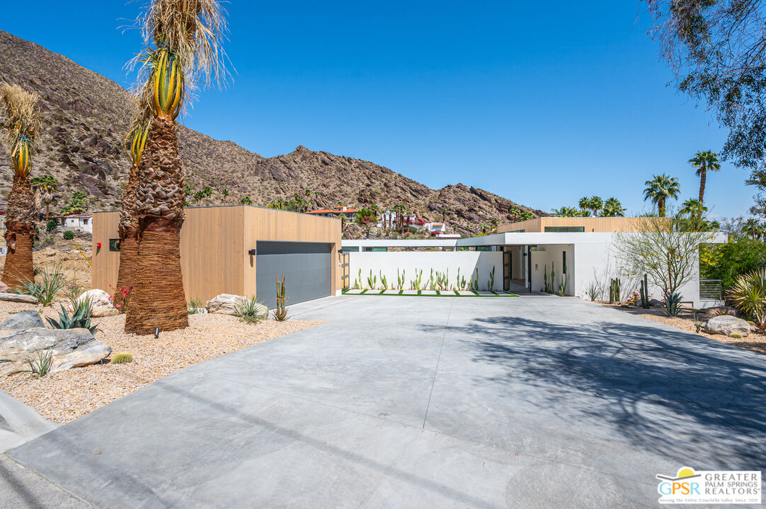 310 West Crestview Drive Palm Springs, CA 92264 - Photo 1 of 62