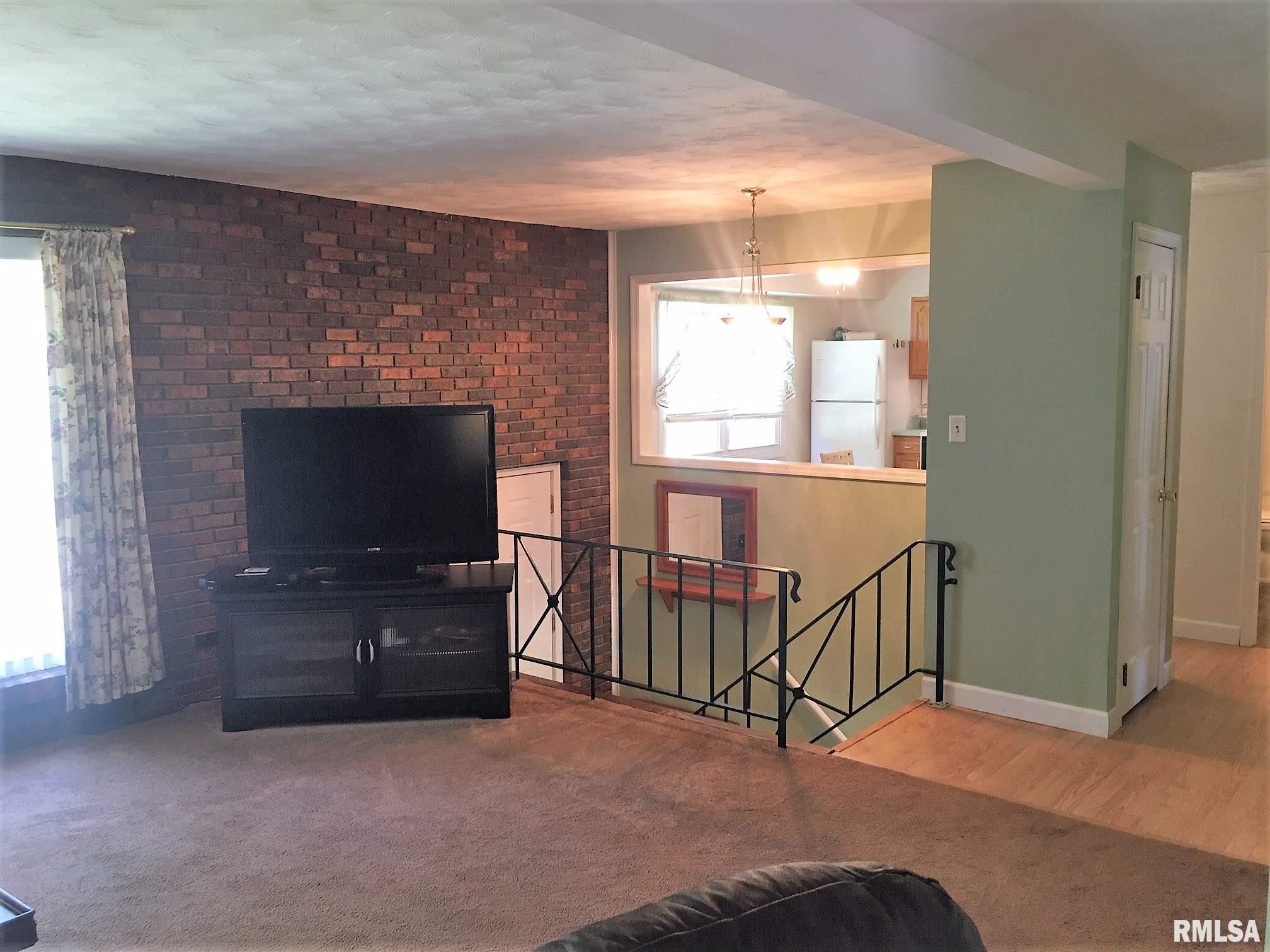 2404 Stokebridge Road Springfield, IL 62702 - Photo 11 of 35