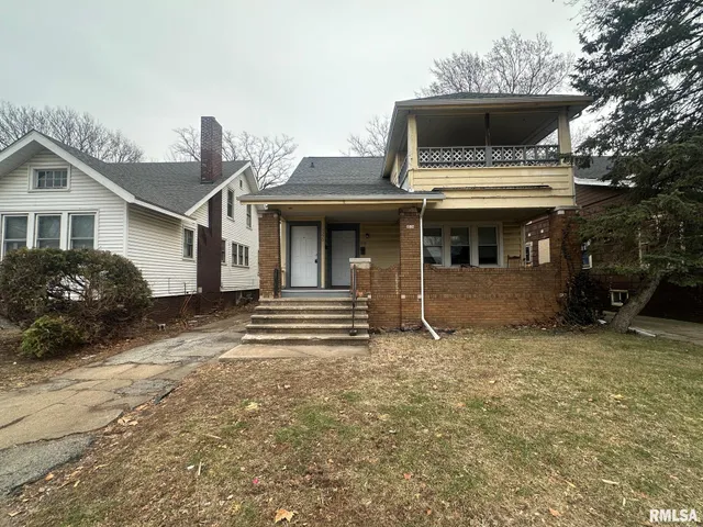 $950 | 1220 North Frink Street, Peoria, IL 61606