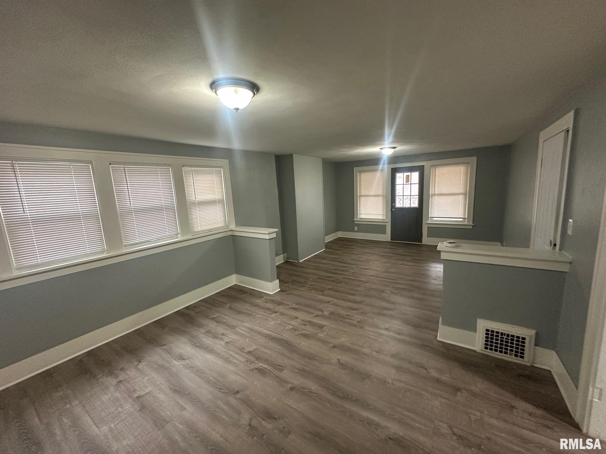 1220 North Frink Street Peoria, IL 61606 - Photo 2 of 6