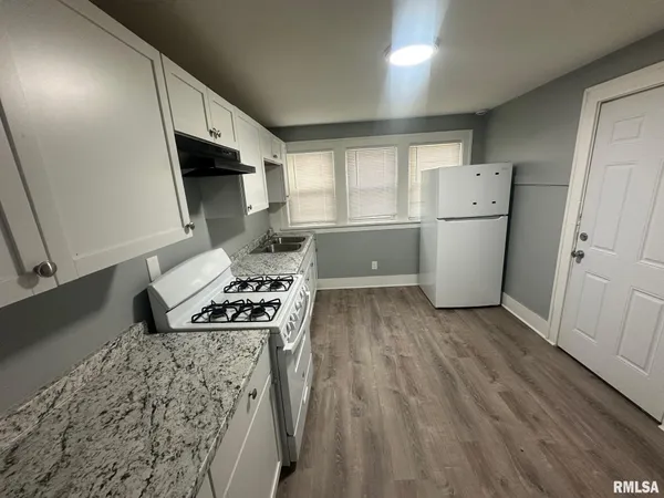 $950 | 1220 North Frink Street, Peoria, IL 61606