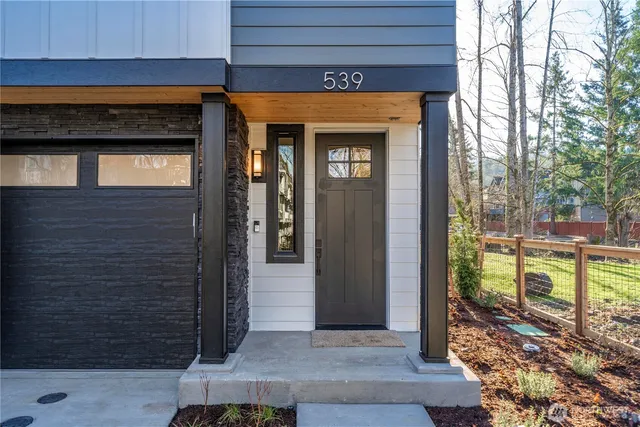 a view of entrance door of the house