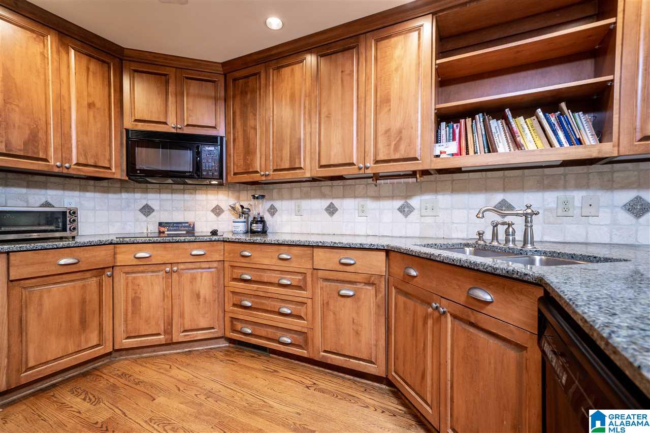 3844 North Woodridge Road Birmingham, AL 35223 - Photo 14 of 27