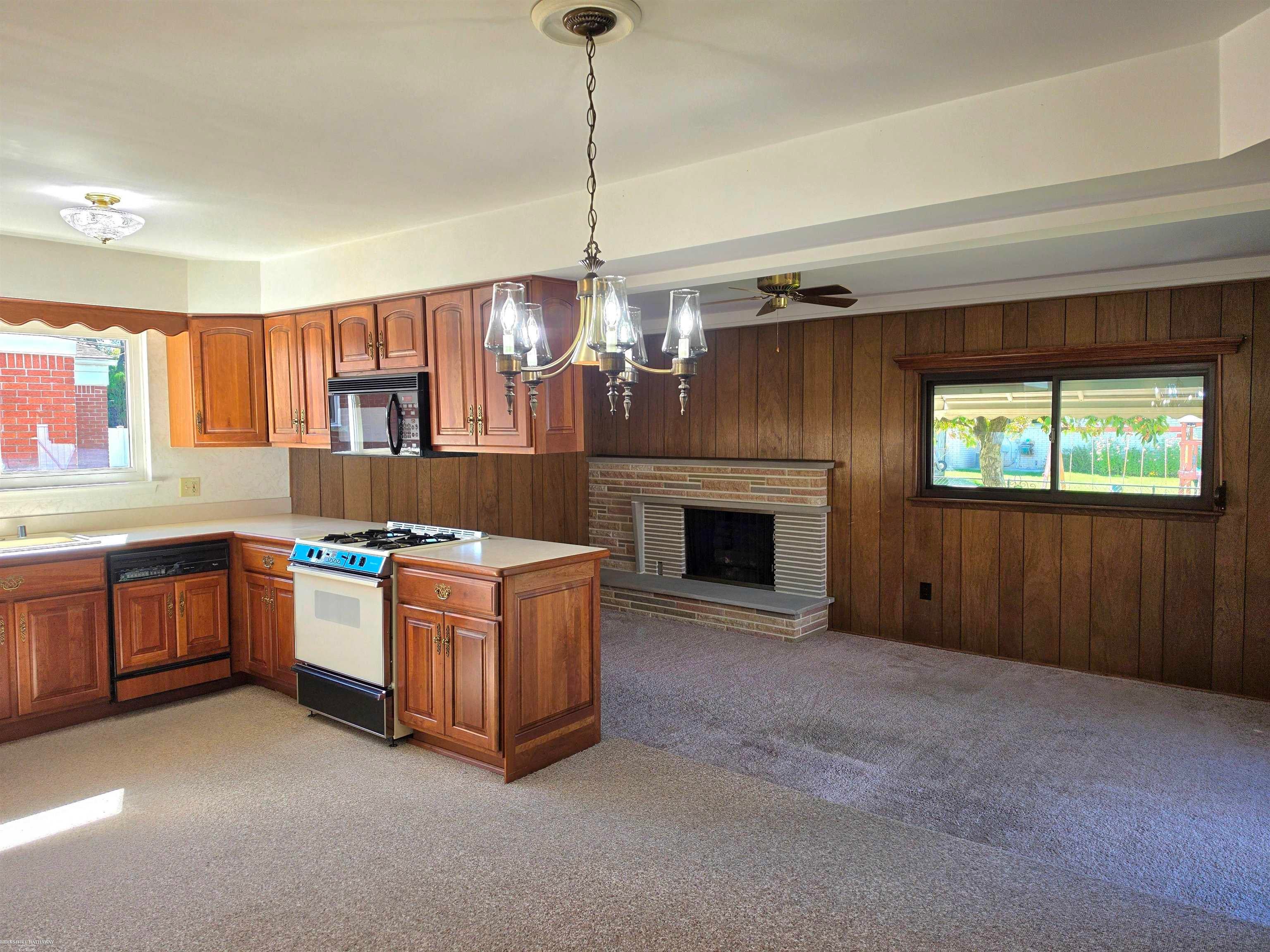 35163 Bobcean Road Clinton Township, MI 48035 - Photo 10 of 27 Gallery Image 10