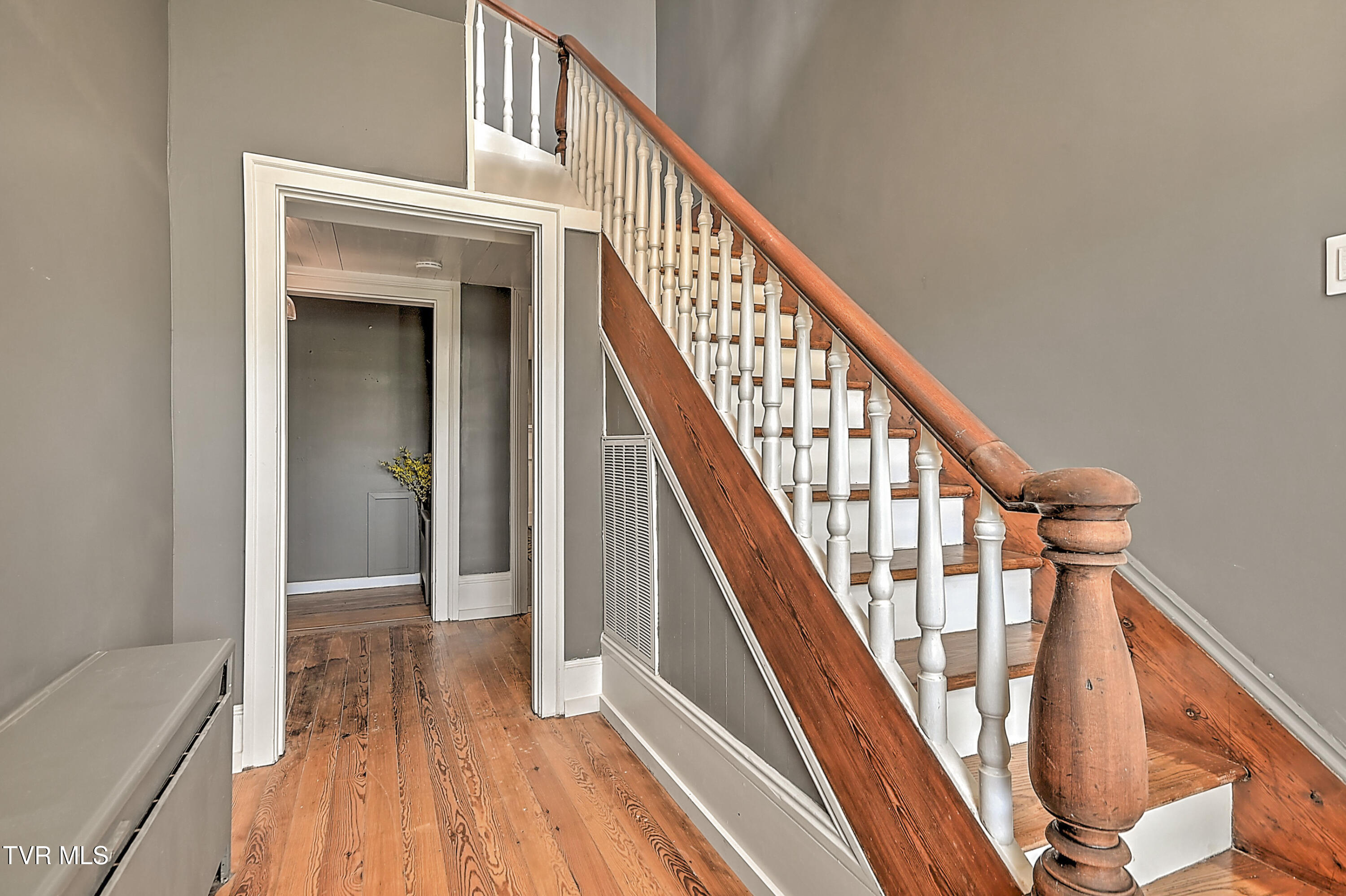 2061 King College Road Bristol, TN 37620 - Photo 12 of 80 2061 King College DB-13