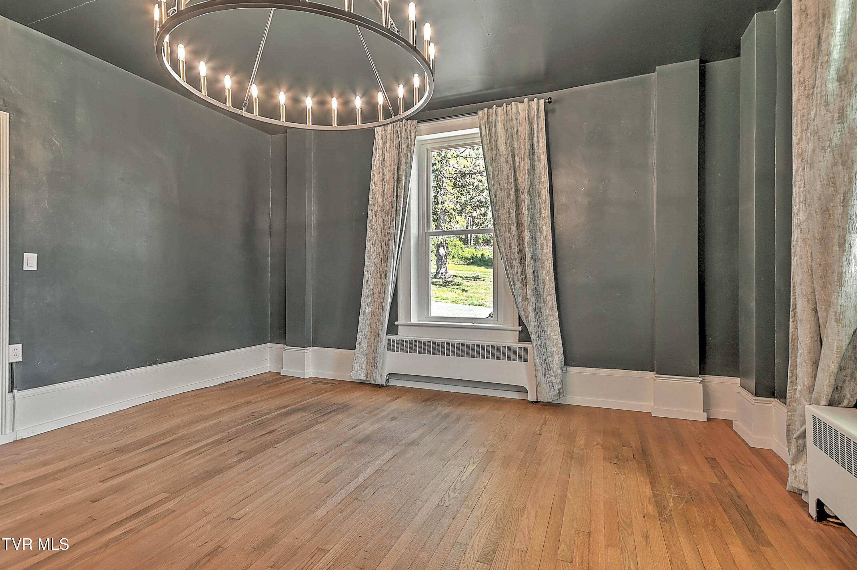 2061 King College Road Bristol, TN 37620 - Photo 14 of 80 2061 King College DB-15