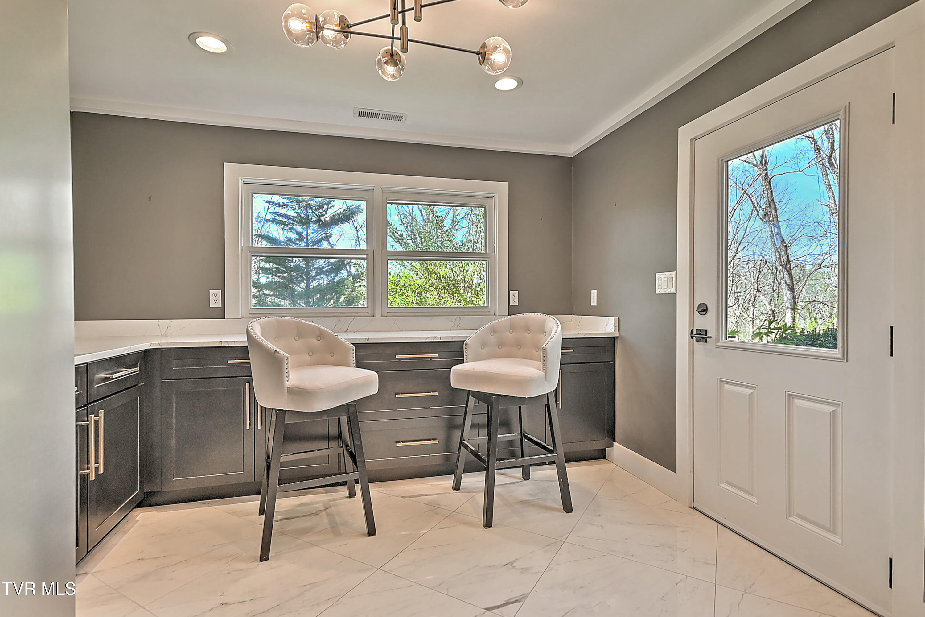 2061 King College Road Bristol, TN 37620 - Photo 28 of 80 2061 King College DB-29