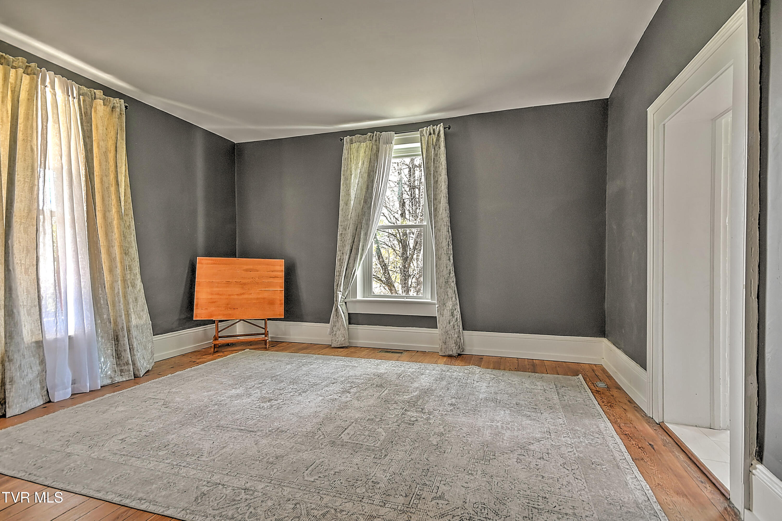 2061 King College Road Bristol, TN 37620 - Photo 31 of 80 2061 King College DB-32