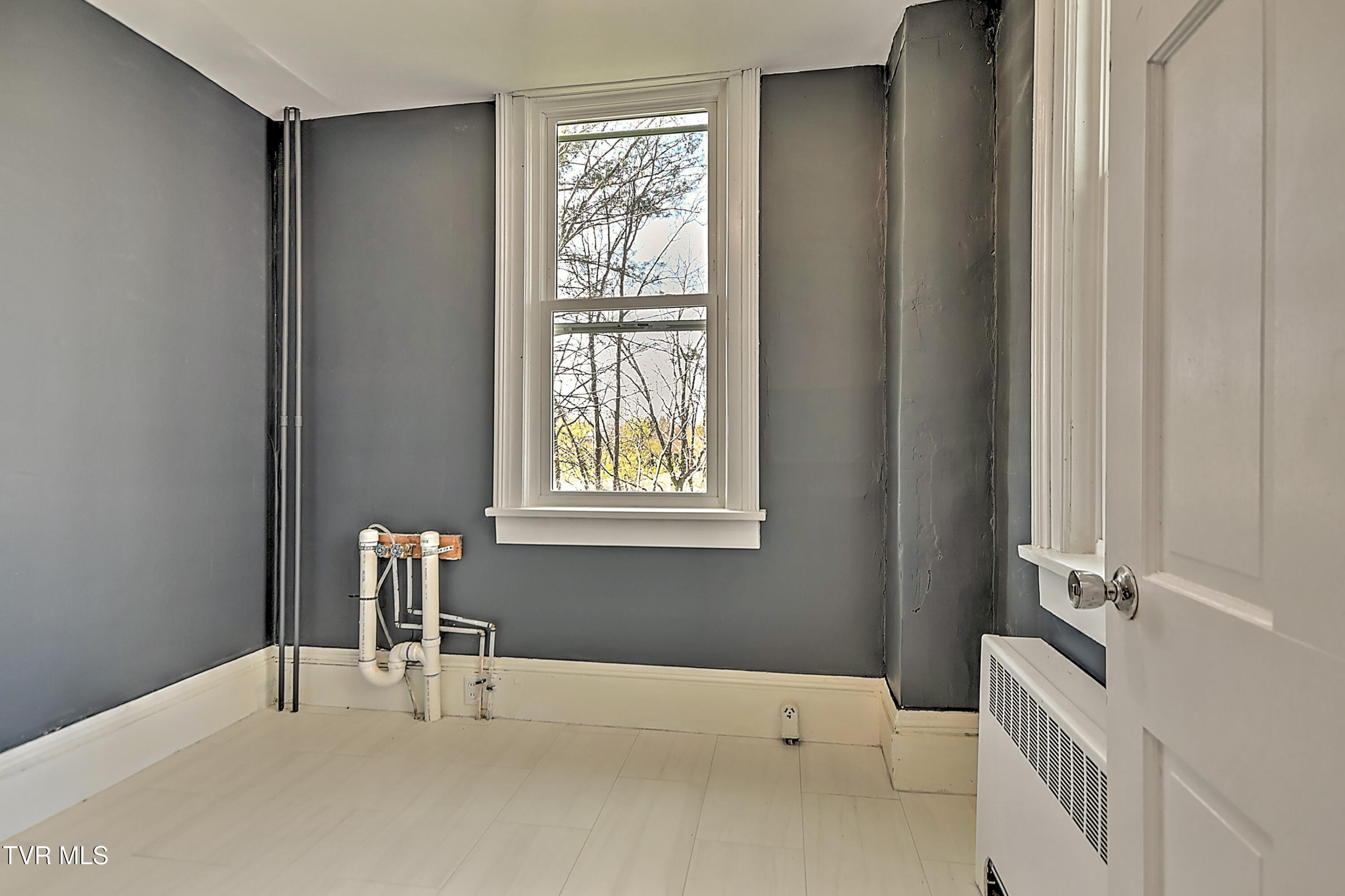 2061 King College Road Bristol, TN 37620 - Photo 36 of 80 2061 King College DB-37