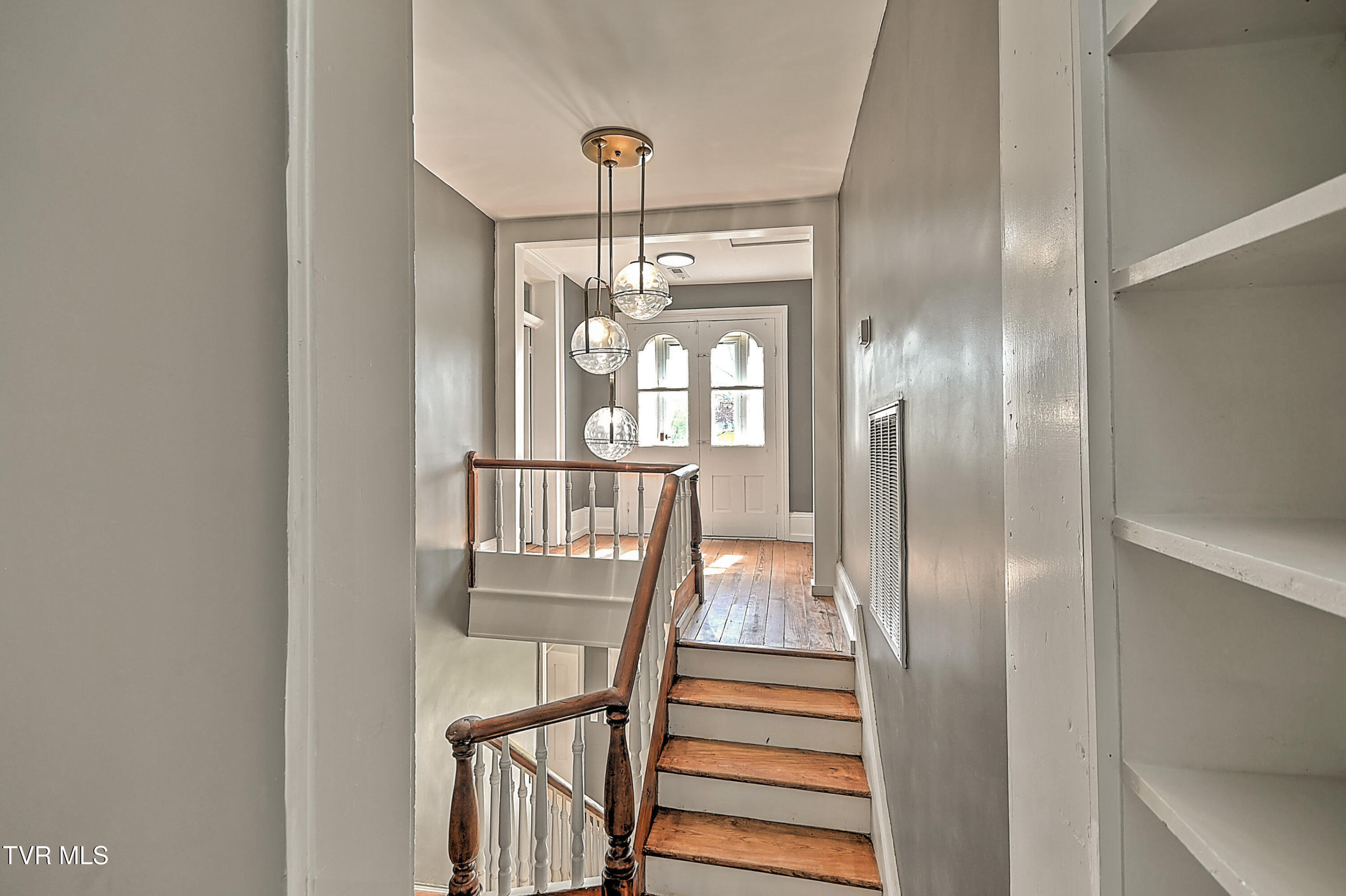 2061 King College Road Bristol, TN 37620 - Photo 40 of 80 2061 King College DB-41