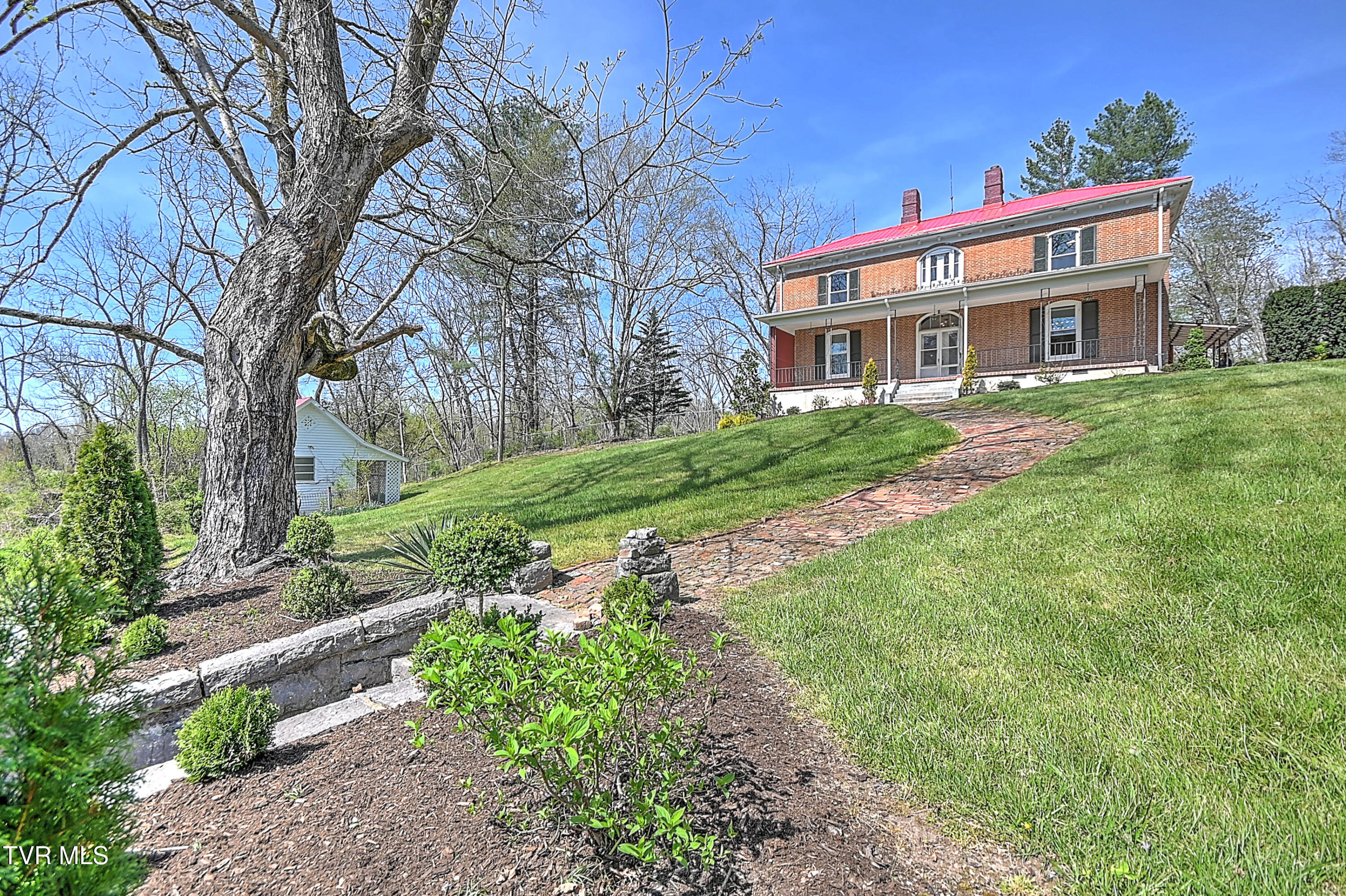 2061 King College Road Bristol, TN 37620 - Photo 4 of 80 2061 King College DB-5