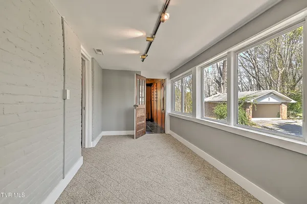 $670,000 | 2061 King College Road, Bristol, TN 37620