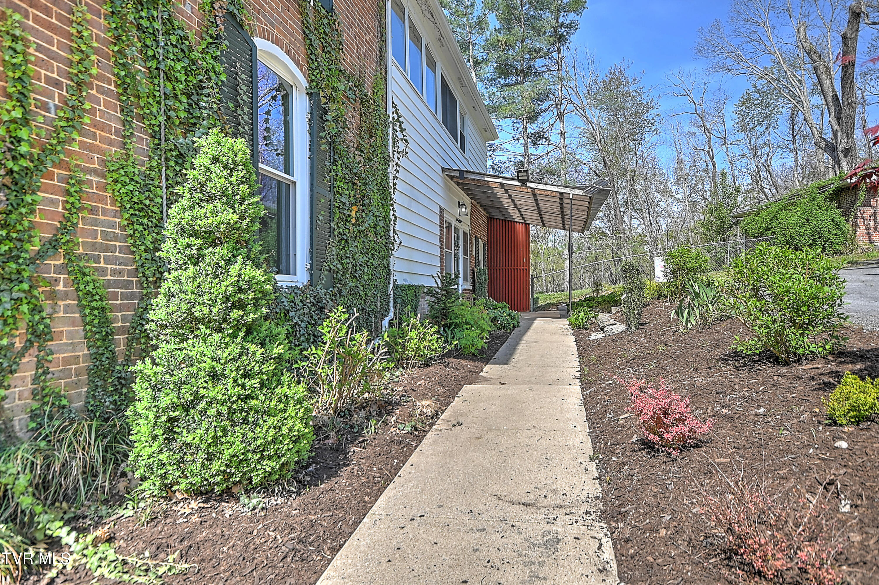 2061 King College Road Bristol, TN 37620 - Photo 6 of 80 2061 King College DB-7