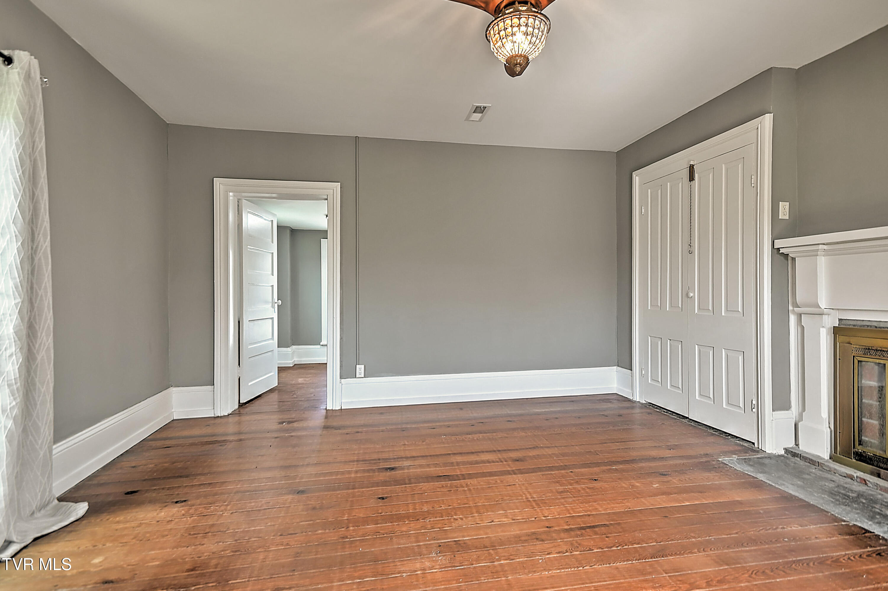 2061 King College Road Bristol, TN 37620 - Photo 62 of 80 2061 King College DB-63