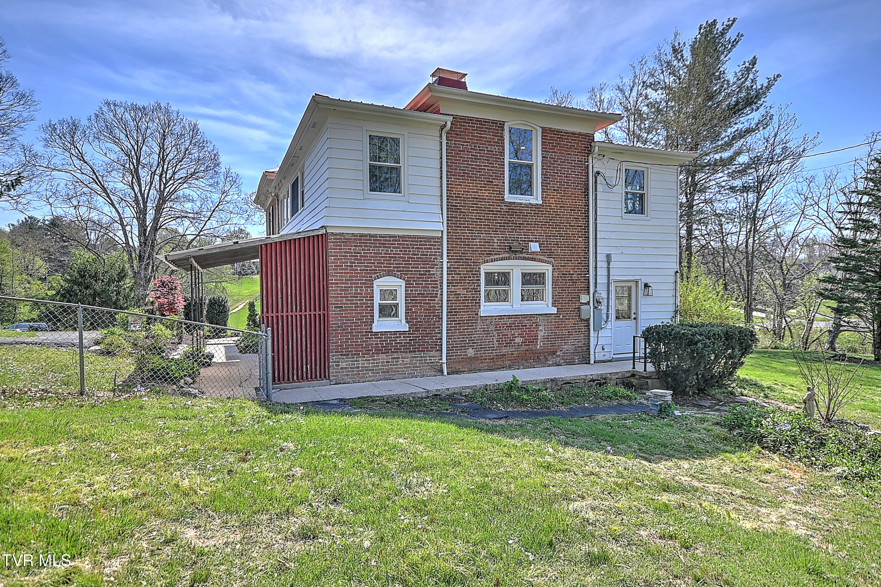 2061 King College Road Bristol, TN 37620 - Photo 72 of 80 2061 King College DB-73