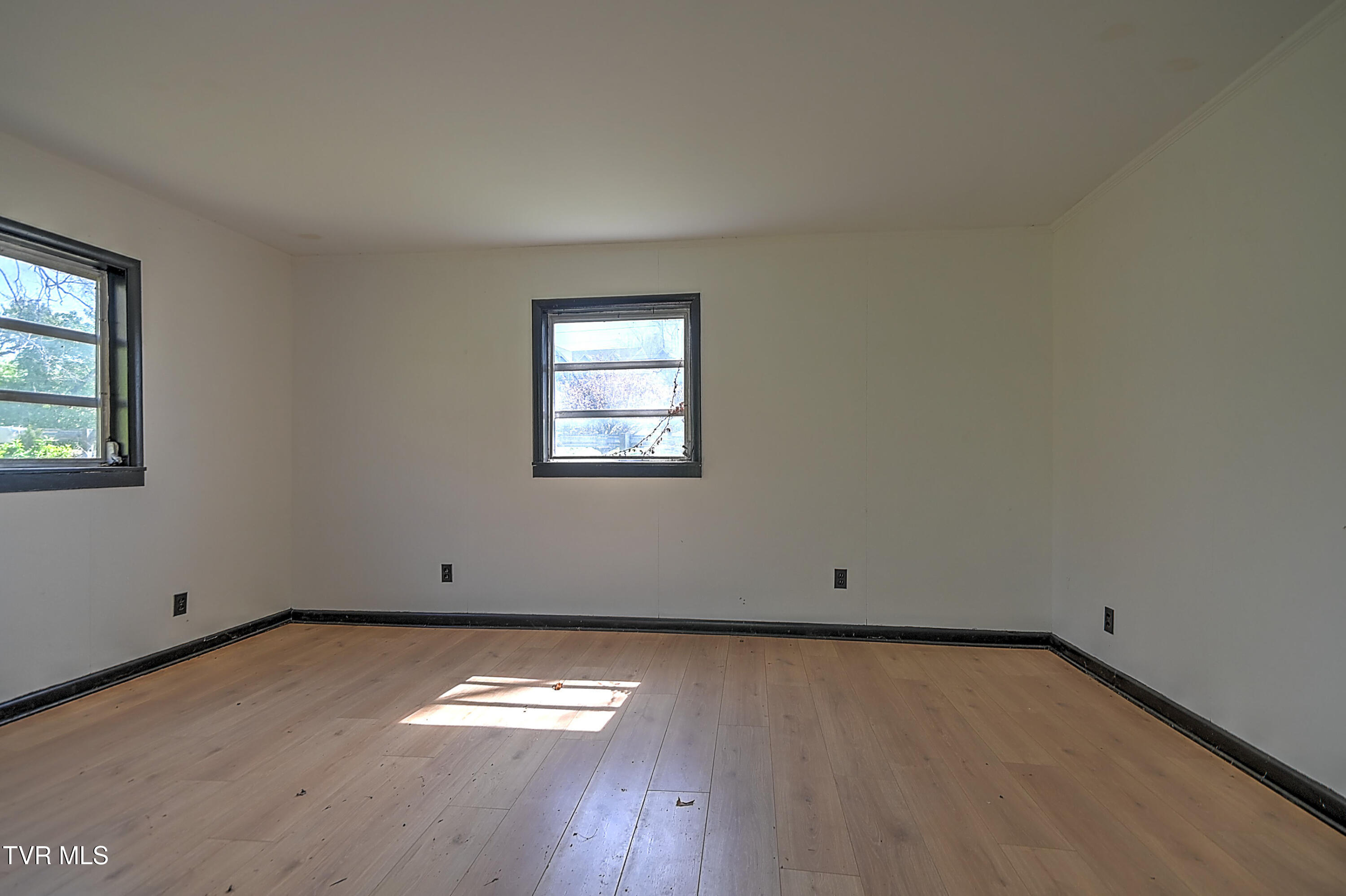 2061 King College Road Bristol, TN 37620 - Photo 77 of 80 2061 King College DB-78