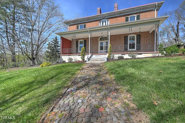 $670,000 | 2061 King College Road, Bristol, TN 37620