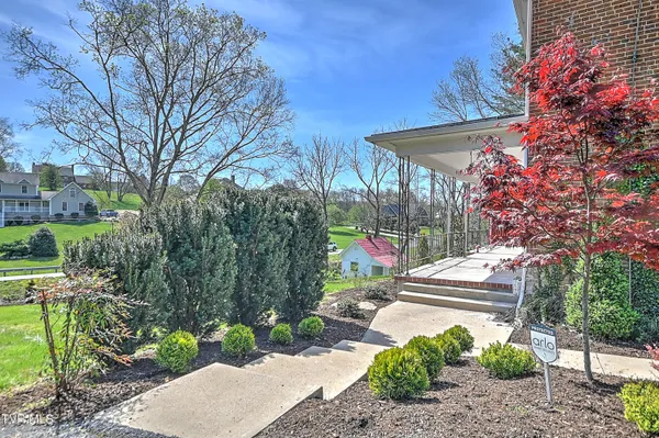 $670,000 | 2061 King College Road, Bristol, TN 37620