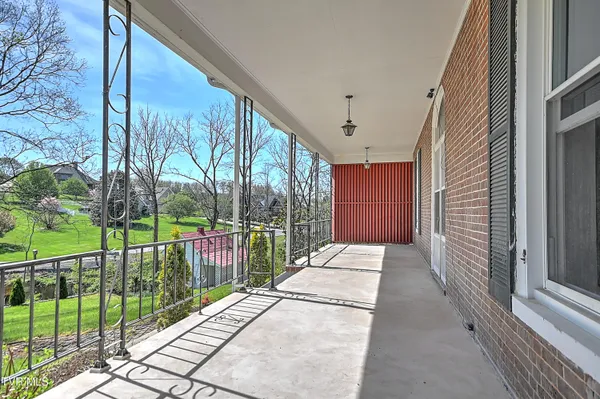 $670,000 | 2061 King College Road, Bristol, TN 37620