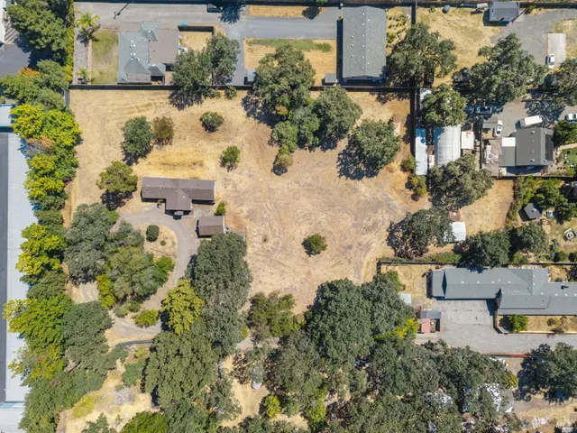 $695,000 | 666 Brittain Lane, Santa Rosa, CA 95407