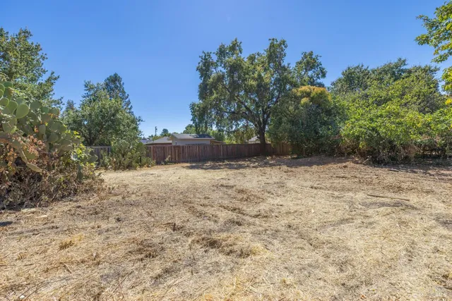 $695,000 | 666 Brittain Lane, Santa Rosa, CA 95407