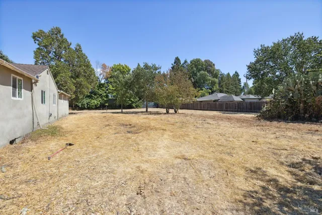$695,000 | 666 Brittain Lane, Santa Rosa, CA 95407