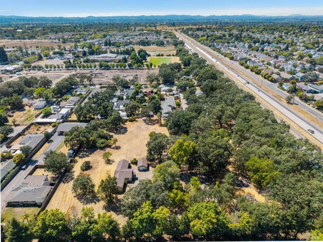 $695,000 | 666 Brittain Lane, Santa Rosa, CA 95407