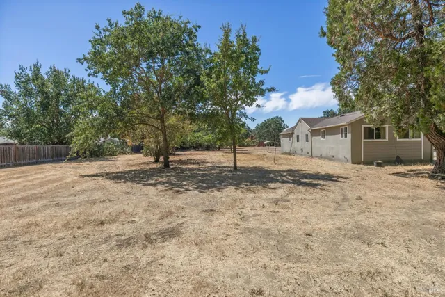 $695,000 | 666 Brittain Lane, Santa Rosa, CA 95407