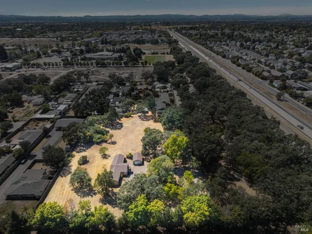 $695,000 | 666 Brittain Lane, Santa Rosa, CA 95407