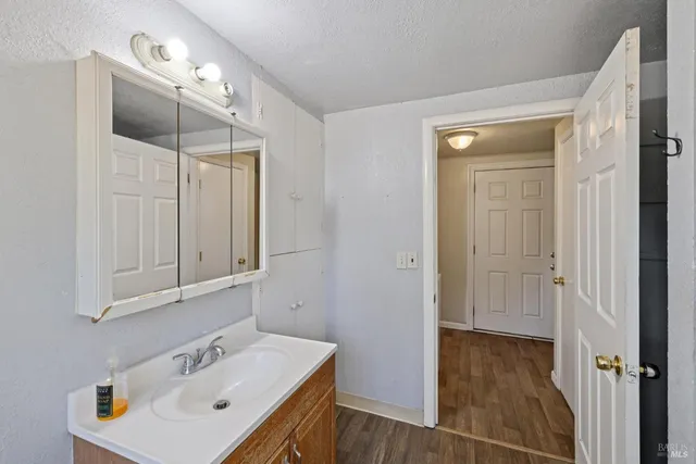 $695,000 | 666 Brittain Lane, Santa Rosa, CA 95407